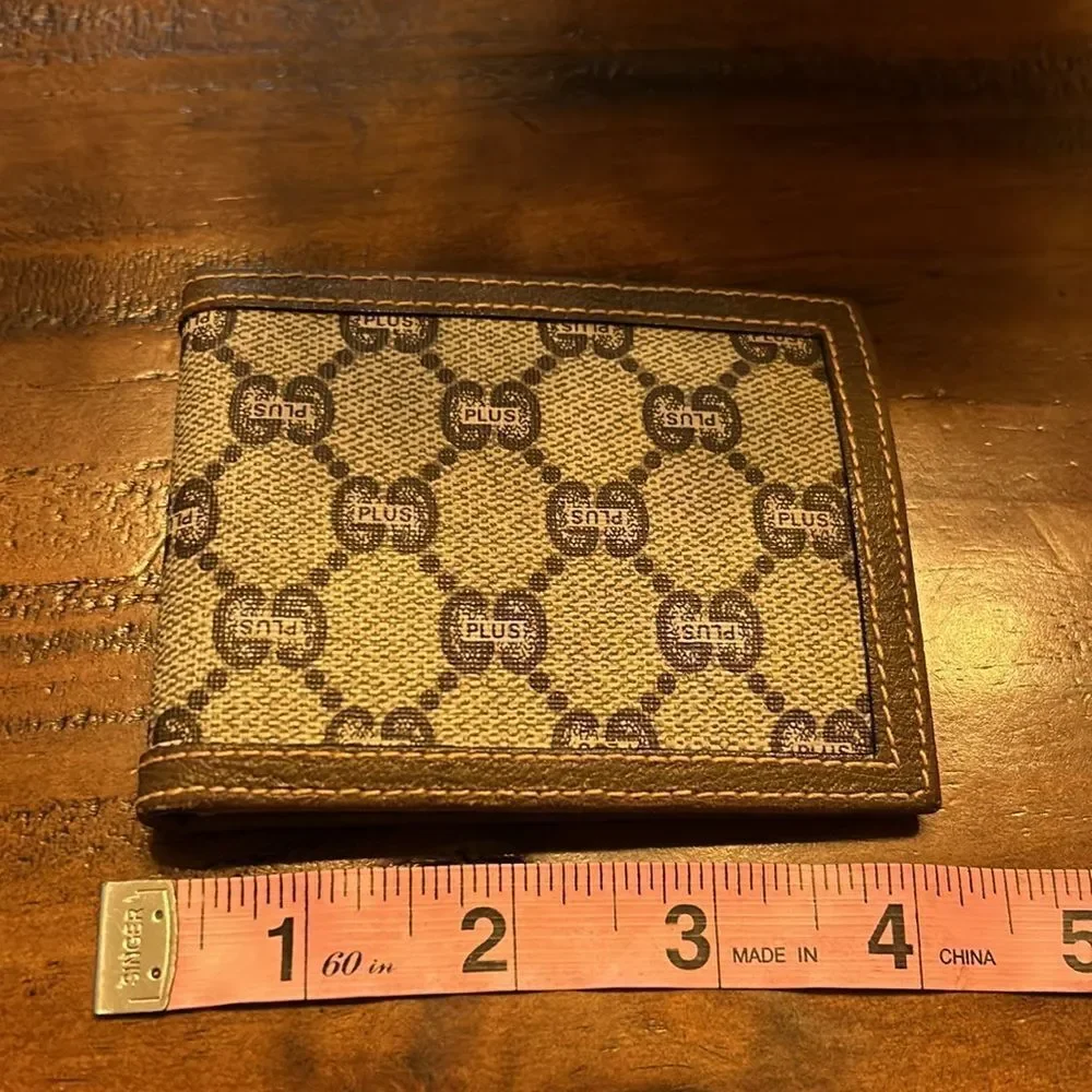 Gucci Vintage Men’s Wallet impeccable